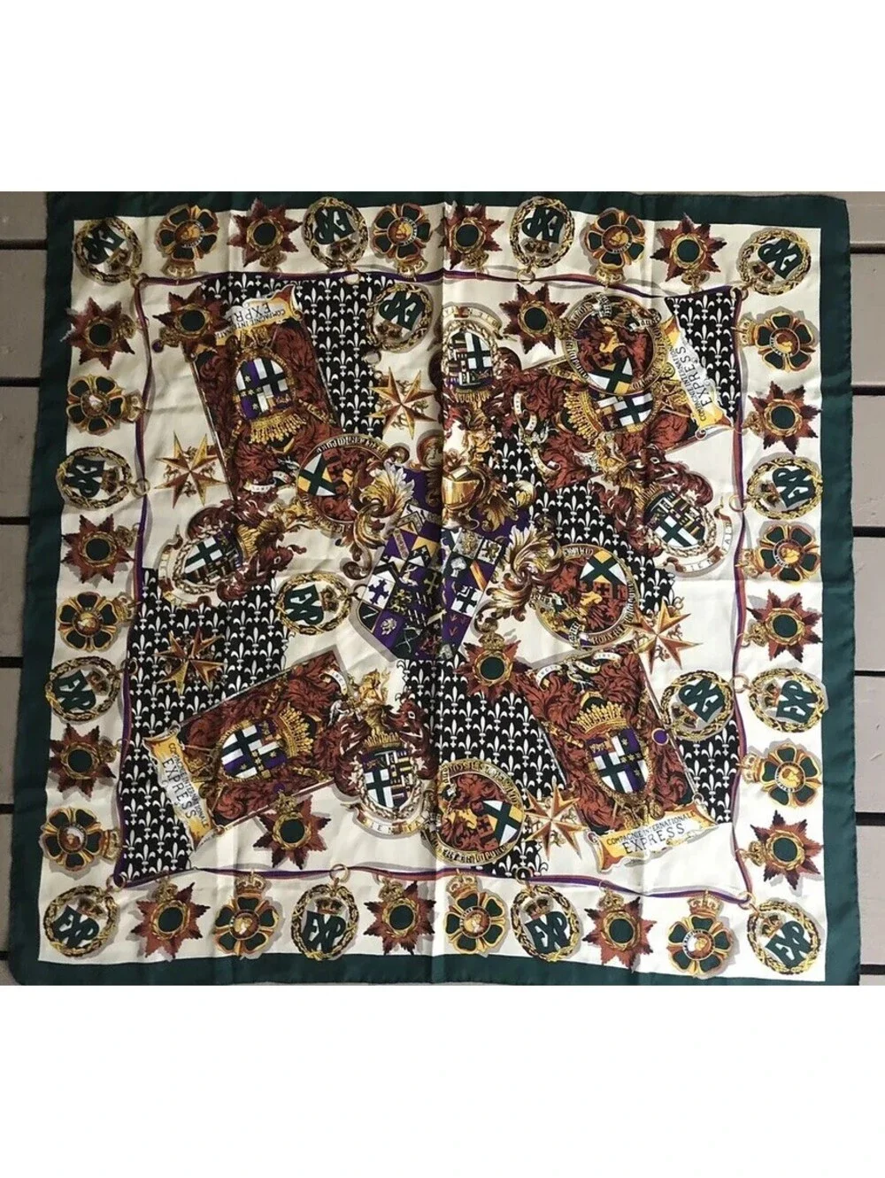Vtg compagnie internationale express Ladies Scarf Silk 33x34 Green Beige.